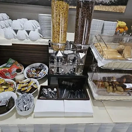 伯拉第斯拉瓦布鲁酒店 3* 布拉迪斯拉发