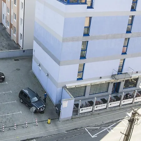 伯拉第斯拉瓦布鲁酒店