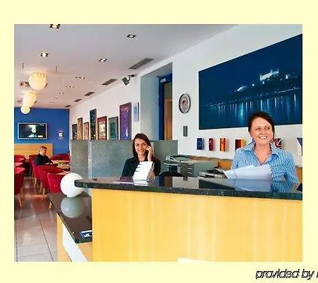 伯拉第斯拉瓦布鲁酒店 酒店 布拉迪斯拉发