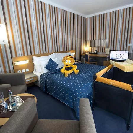 伯拉第斯拉瓦布鲁酒店 酒店 3*