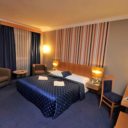 酒店 伯拉第斯拉瓦布鲁酒店